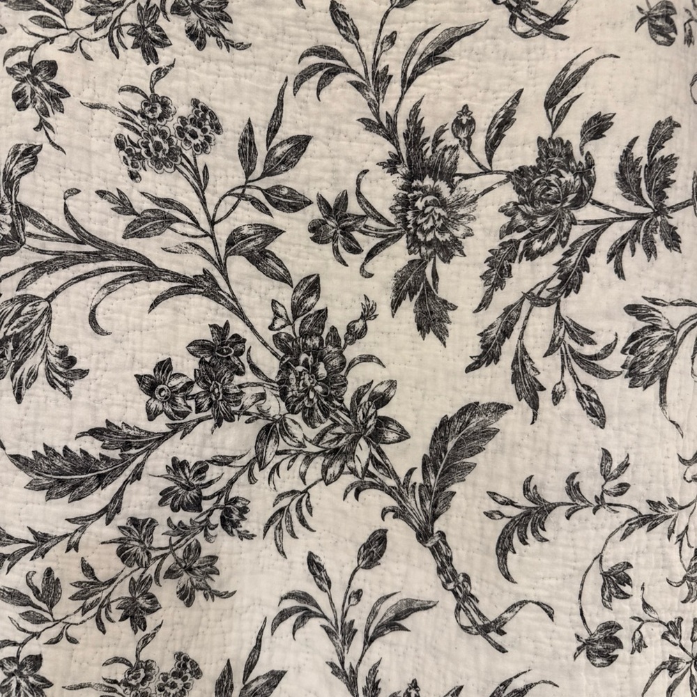 Laura Ashley Black and White Pillow sham ONE - Picture 3 of 7